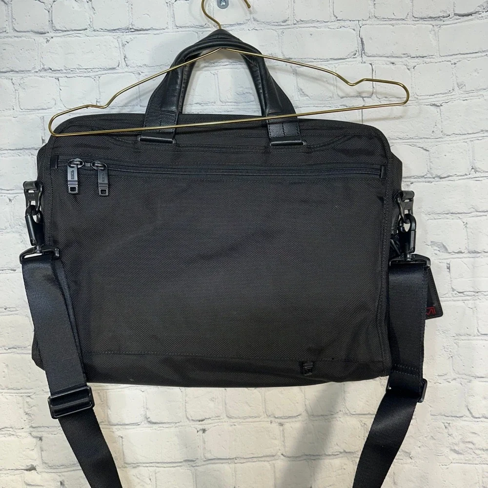Tumi Alpha 2 Business Briefcase Black Ballistic Nylon Slim Laptop Bag 26110D2
